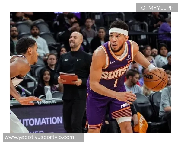 布克表现出色18投7中罚球11中8砍下24分5板7助助力球队赢球